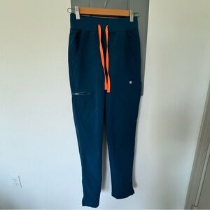 Deep Reef Figs scrub bottoms